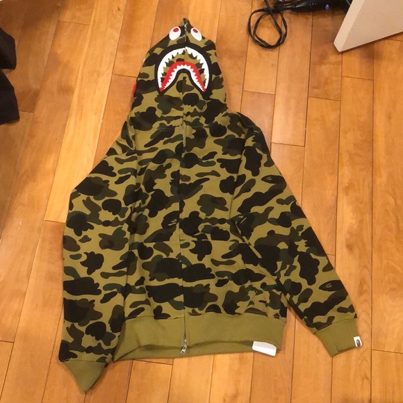 Dark green bape zip up hoodie - Picture 1 of 3